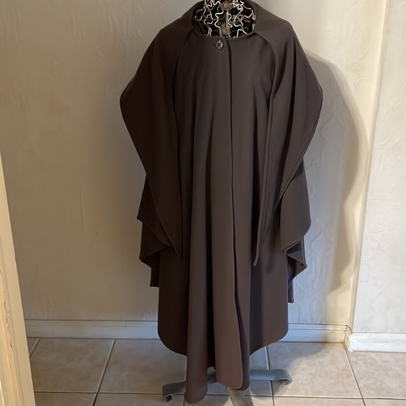 VTG Strada Wool Cape with Scarf - Picture 2 of 9